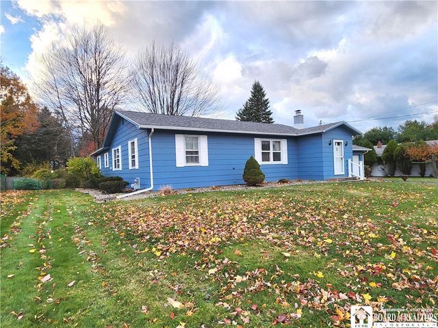 5 Reese Parkway, Pomfret, NY 14063