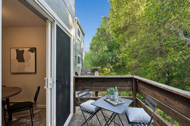 4024 Farm Hill 8, Redwood City, CA 94061