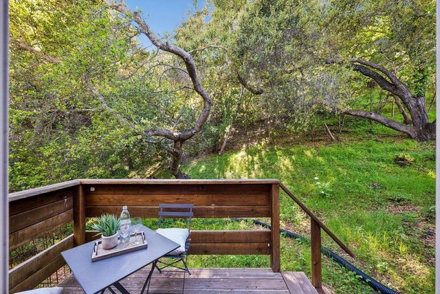 4024 Farm Hill 8, Redwood City, CA 94061