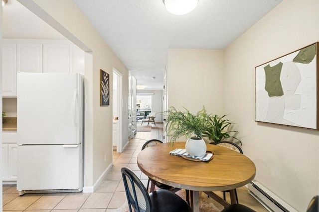 4024 Farm Hill 8, Redwood City, CA 94061