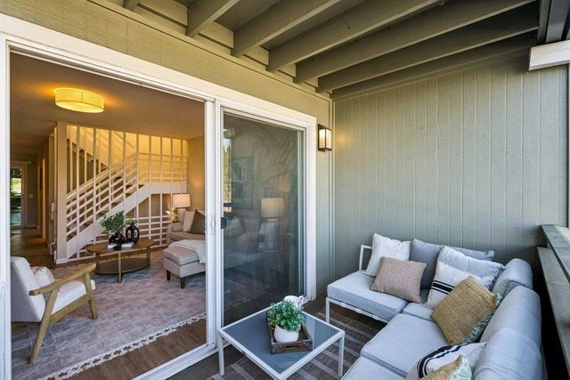 4024 Farm Hill 8, Redwood City, CA 94061