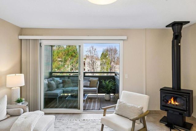 4024 Farm Hill 8, Redwood City, CA 94061