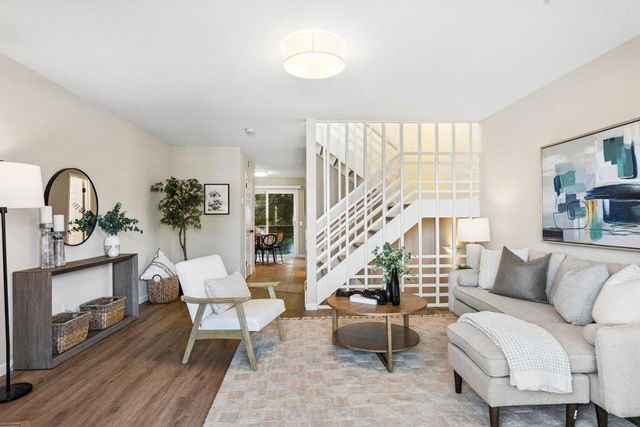 4024 Farm Hill 8, Redwood City, CA 94061