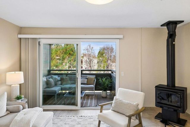 4024 Farm Hill 8, Redwood City, CA 94061