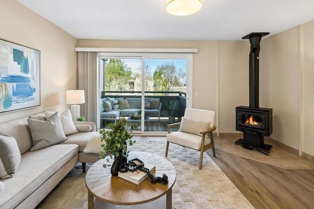 4024 Farm Hill 8, Redwood City, CA 94061