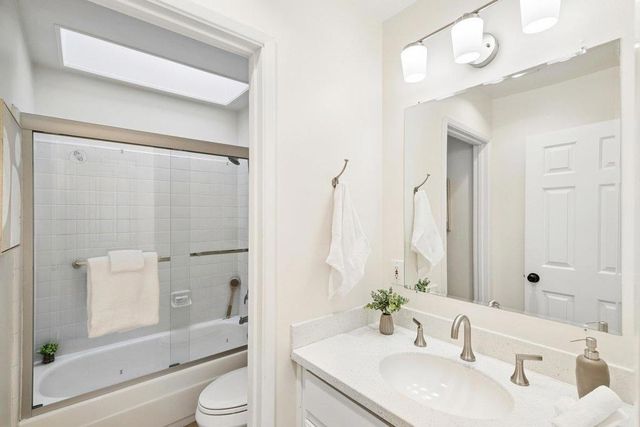 4024 Farm Hill 8, Redwood City, CA 94061