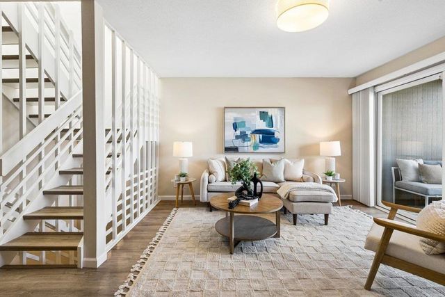 4024 Farm Hill 8, Redwood City, CA 94061