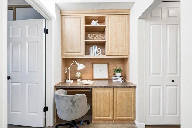 4024 Farm Hill 8, Redwood City, CA 94061