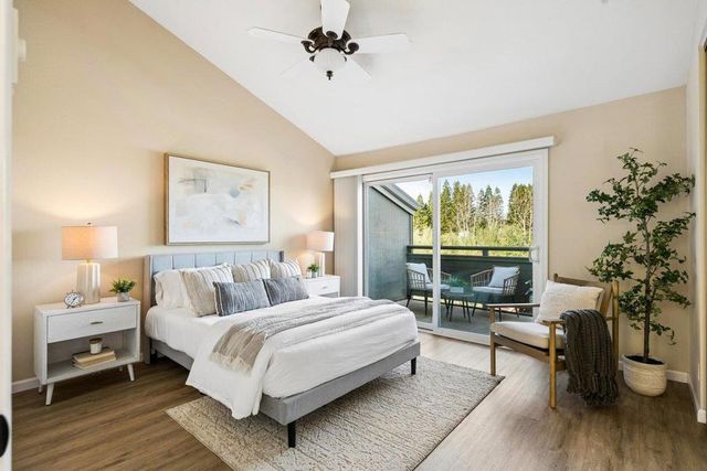 4024 Farm Hill 8, Redwood City, CA 94061