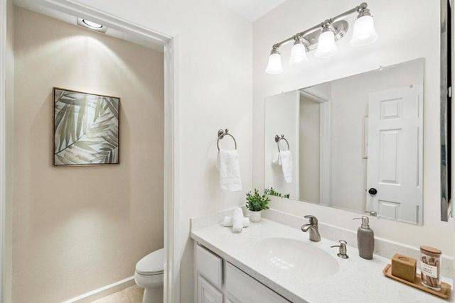 4024 Farm Hill 8, Redwood City, CA 94061