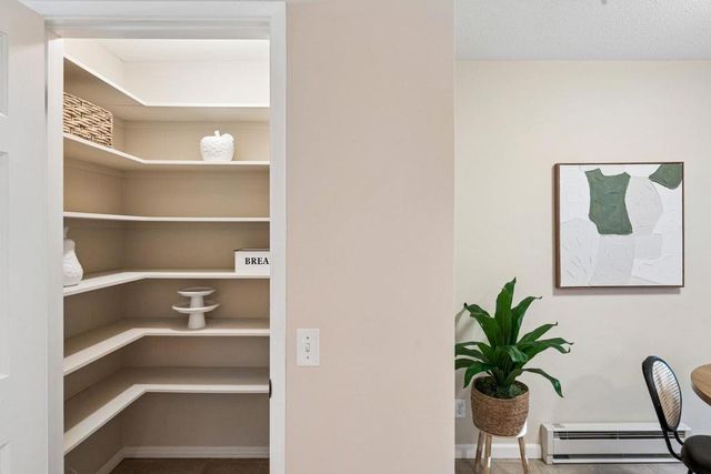 4024 Farm Hill 8, Redwood City, CA 94061