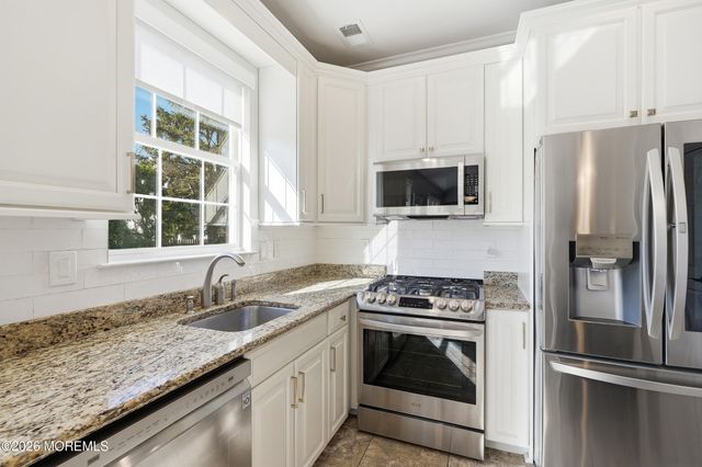 15 Villanova Drive, Freehold, NJ 07728