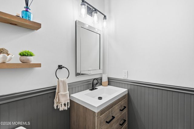 15 Villanova Drive, Freehold, NJ 07728