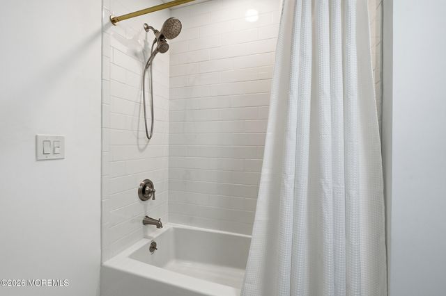 15 Villanova Drive, Freehold, NJ 07728