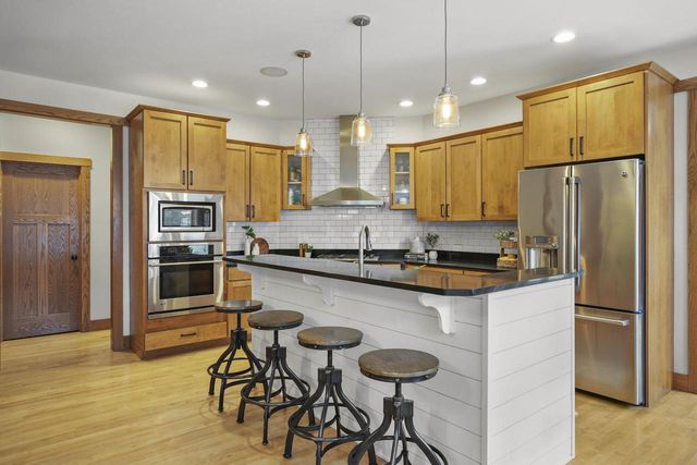 5960 Oak Hollow Drive, Mcfarland, WI 53558