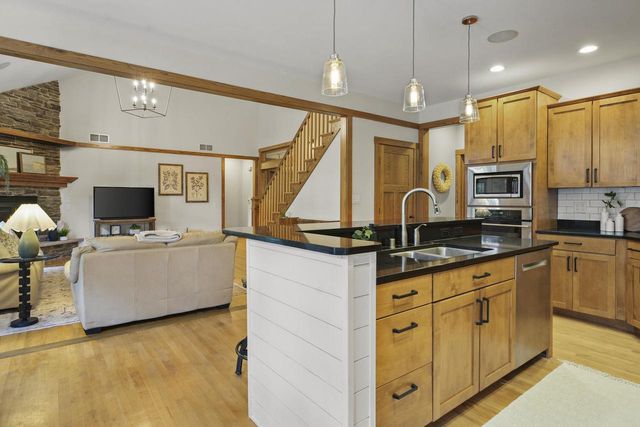 5960 Oak Hollow Drive, Mcfarland, WI 53558