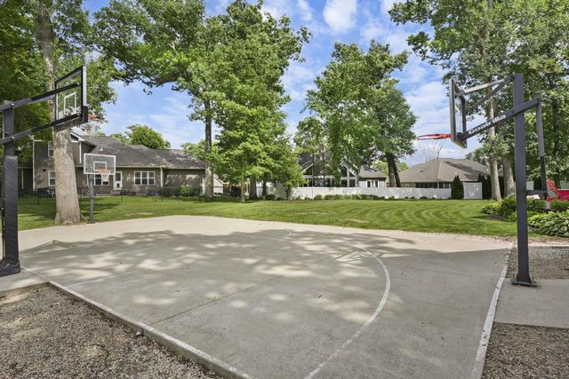 5960 Oak Hollow Drive, Mcfarland, WI 53558