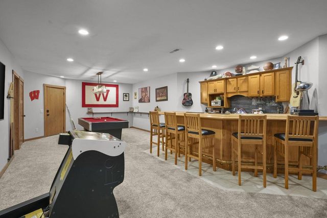 5960 Oak Hollow Drive, Mcfarland, WI 53558
