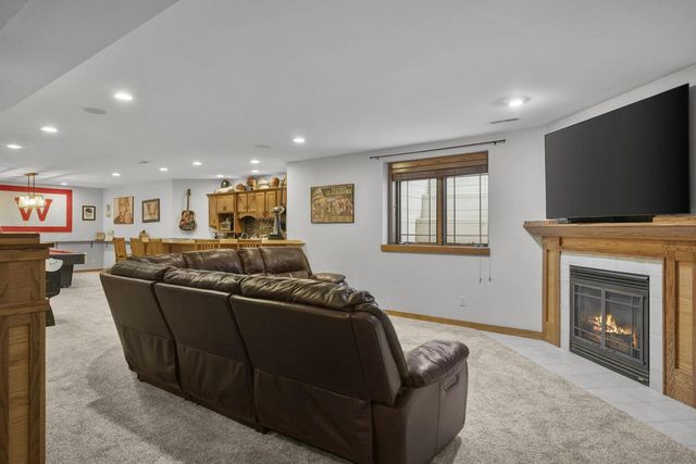 5960 Oak Hollow Drive, Mcfarland, WI 53558
