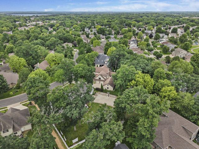 5960 Oak Hollow Drive, Mcfarland, WI 53558