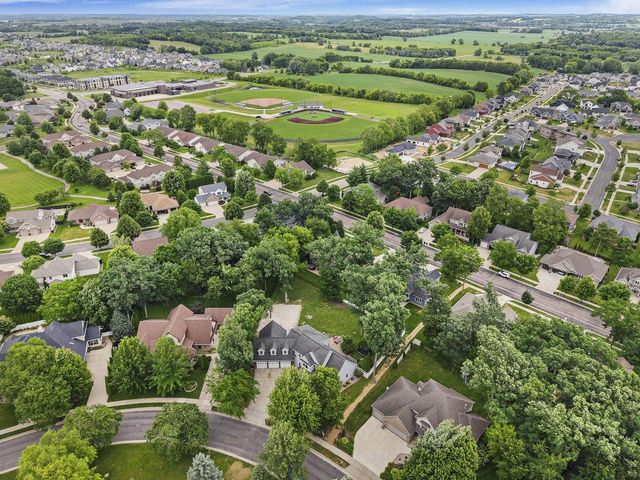 5960 Oak Hollow Drive, Mcfarland, WI 53558