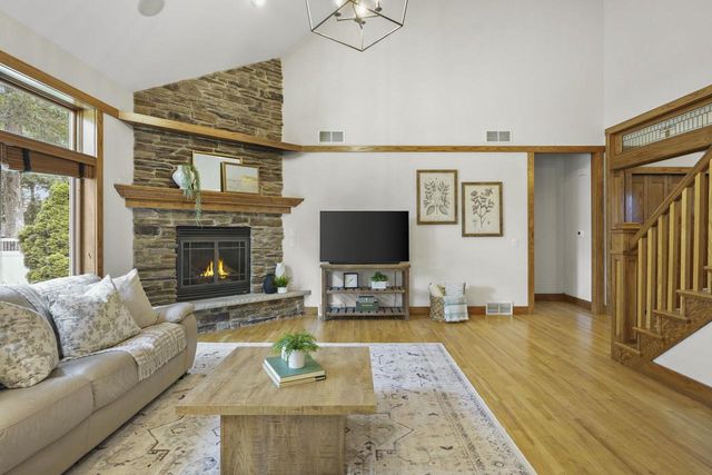 5960 Oak Hollow Drive, Mcfarland, WI 53558