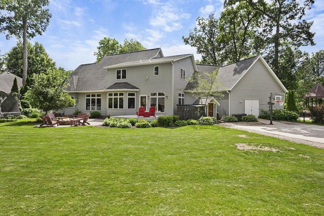 5960 Oak Hollow Drive, Mcfarland, WI 53558