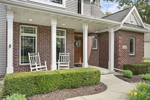 5960 Oak Hollow Drive, Mcfarland, WI 53558