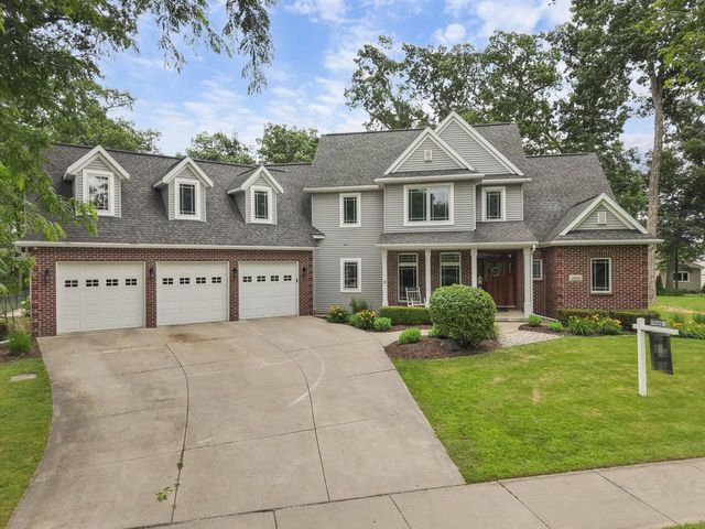 5960 Oak Hollow Drive, Mcfarland, WI 53558