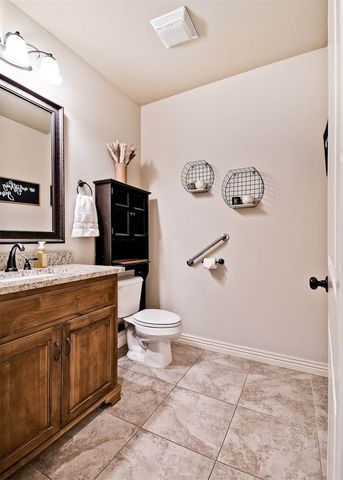 915 S 28th Street, Rogers, AR 72758