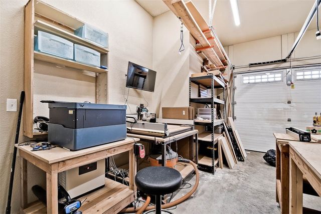 915 S 28th Street, Rogers, AR 72758