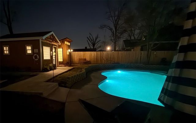 915 S 28th Street, Rogers, AR 72758