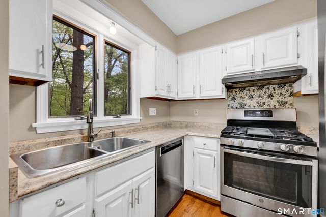 72 Kingfisher Circle 72, South Windsor, CT 06074