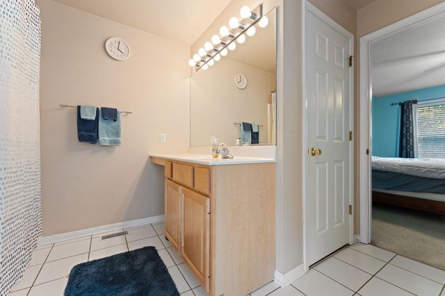 8820 St James Place, Highland, IN 46322