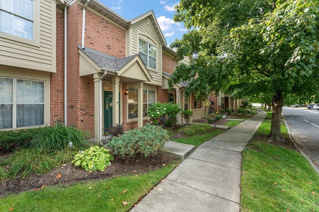8820 St James Place, Highland, IN 46322