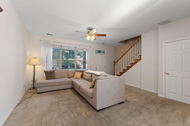 8820 St James Place, Highland, IN 46322