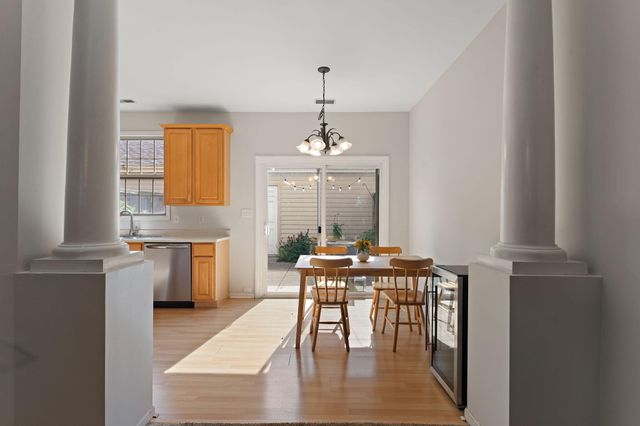 8820 St James Place, Highland, IN 46322
