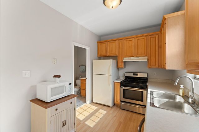 8820 St James Place, Highland, IN 46322