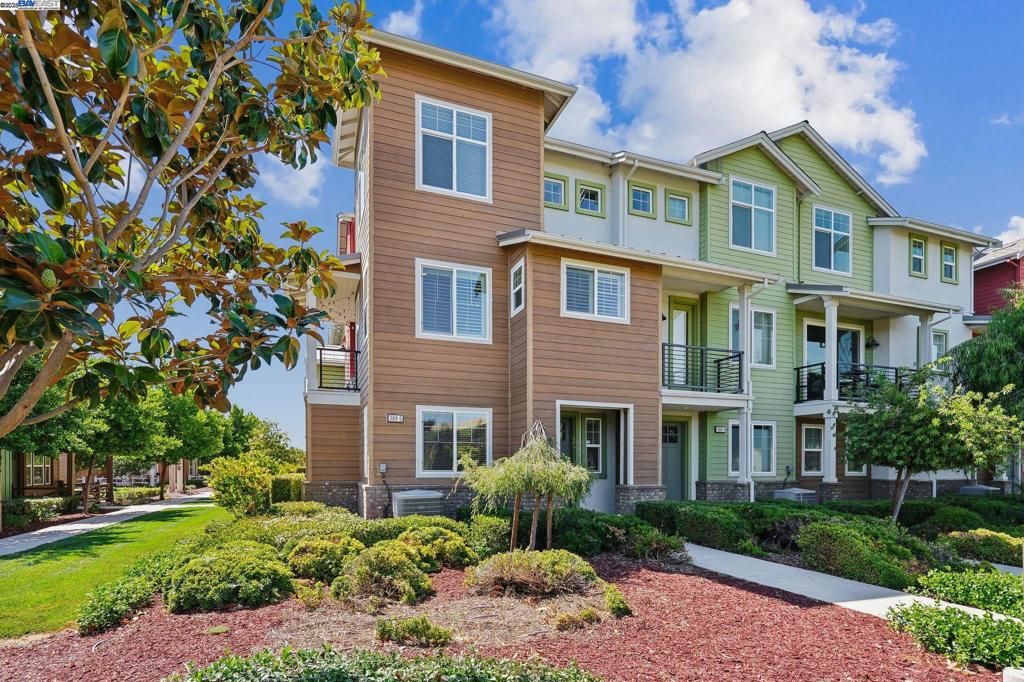 389 Basswood Cmn 5, Livermore, CA 94551