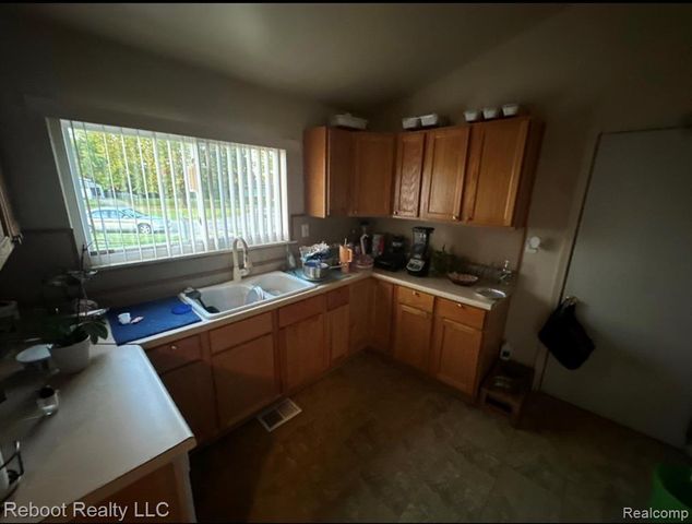 1469 Flamingo Drive, Mount Morris, MI 48458
