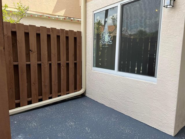 8244 NW 9th Street 5, Plantation, FL 33324