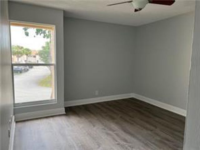 8244 NW 9th Street 5, Plantation, FL 33324