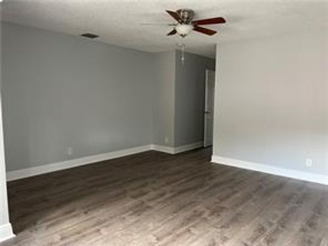 8244 NW 9th Street 5, Plantation, FL 33324