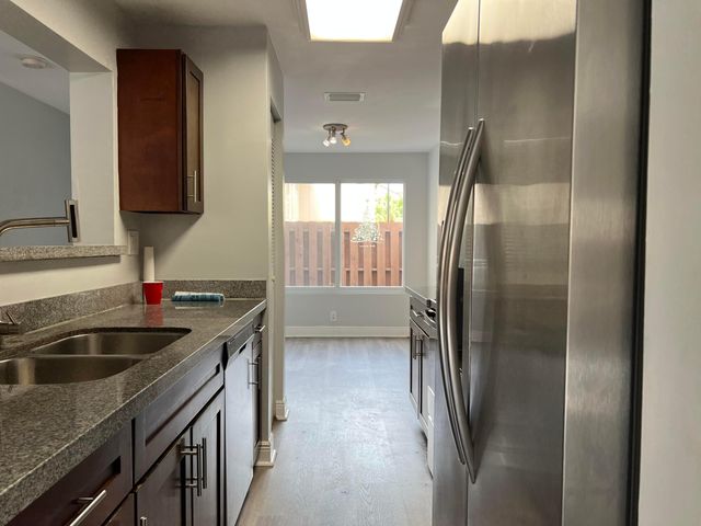 8244 NW 9th Street 5, Plantation, FL 33324