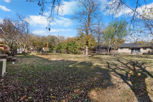1809 W Birge Street, Sherman, TX 75092
