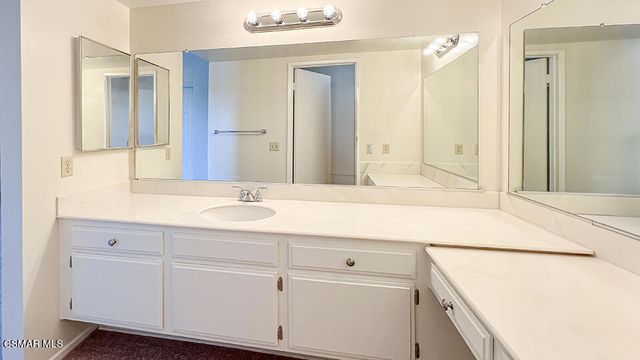 1815 Tipperary Lane, Newbury Park, CA 91320