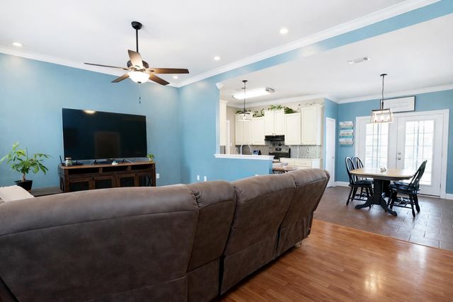 306 Julie St, Gray, LA 70359