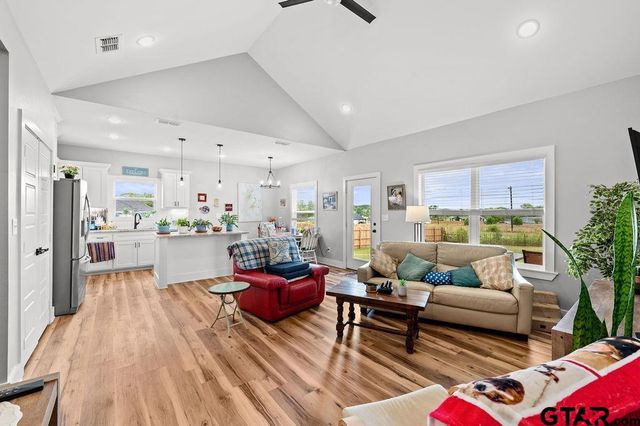 148 Crescent St, Bullard, TX 75757