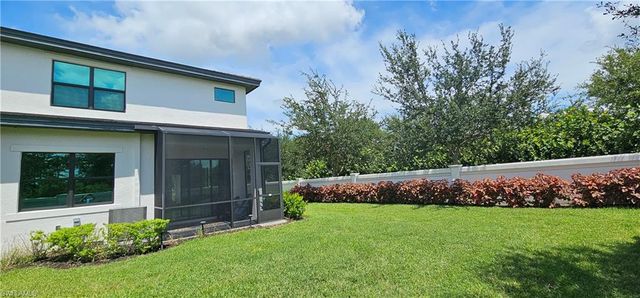 7510 Rockefeller DR, Naples, FL 34119