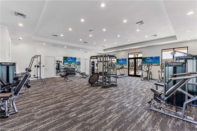 7510 Rockefeller DR, Naples, FL 34119